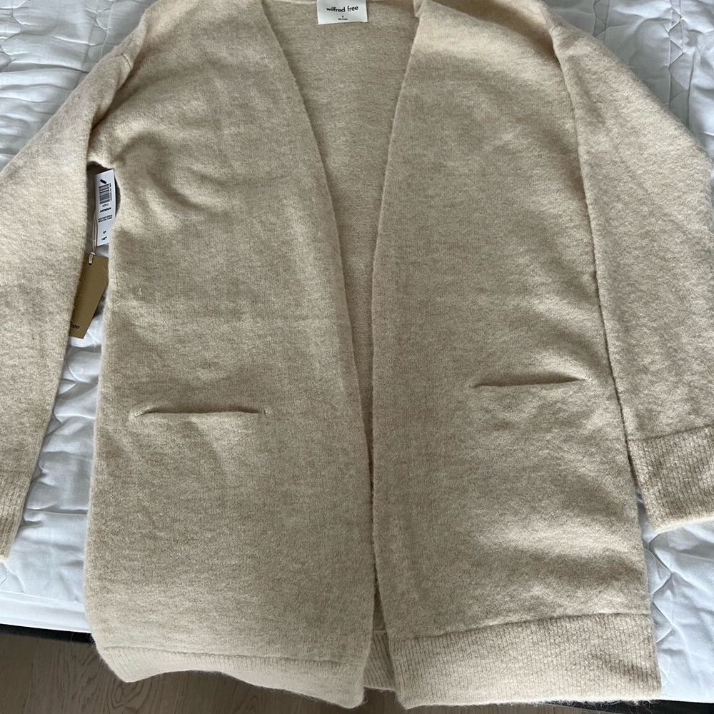 Aritzia Aronson Sweater - Picture 8 of 8